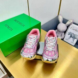 🌸Authentic Bottega Veneta Women’s Pink Sneakers